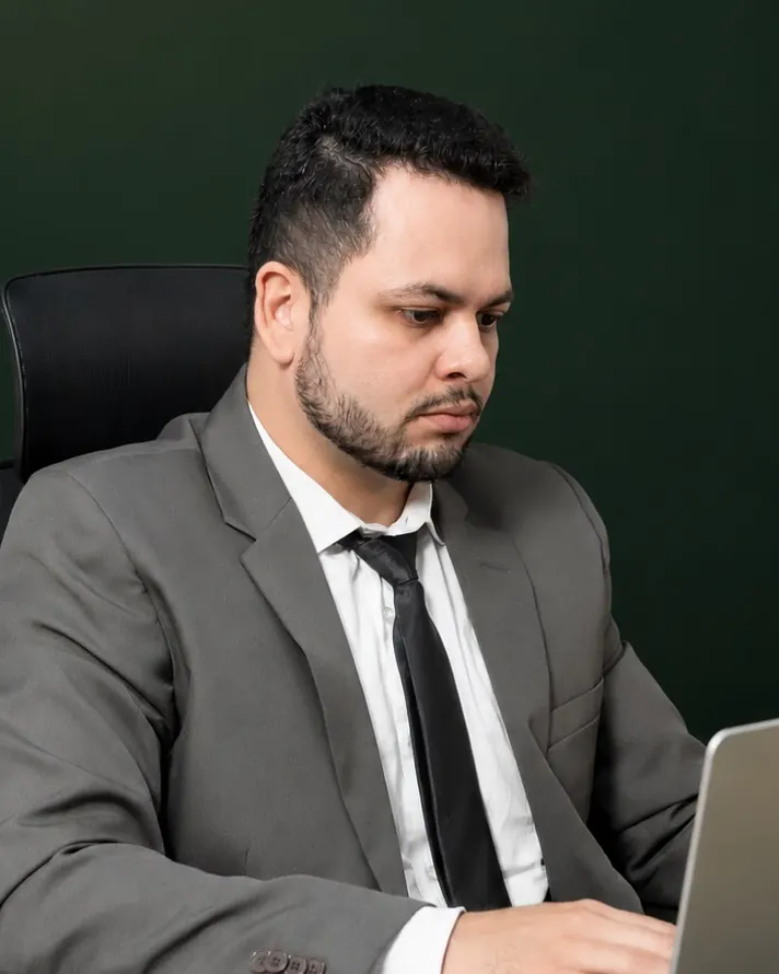 Jhemerson Holanda, Estagiário da Bruzzio Advocacia